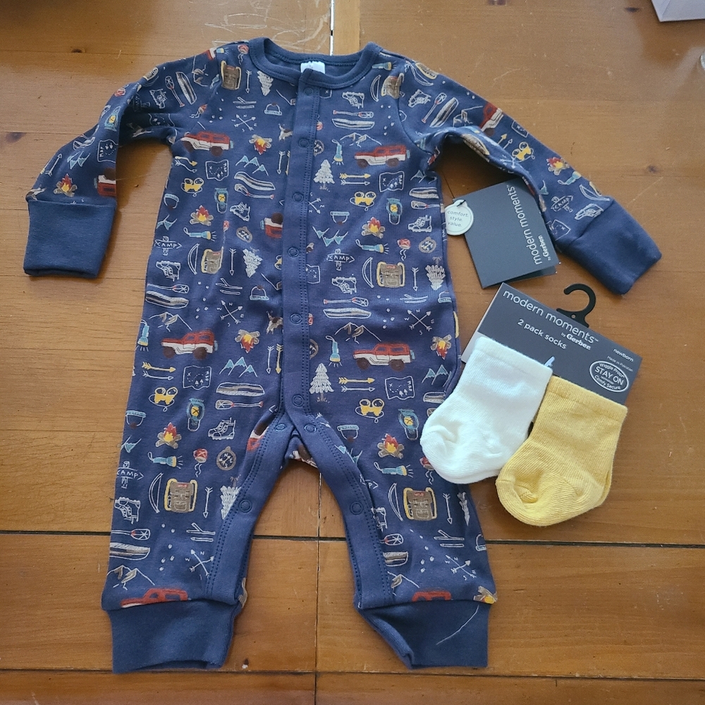 Gerber Modern Moments onesie and socks 0-3 months